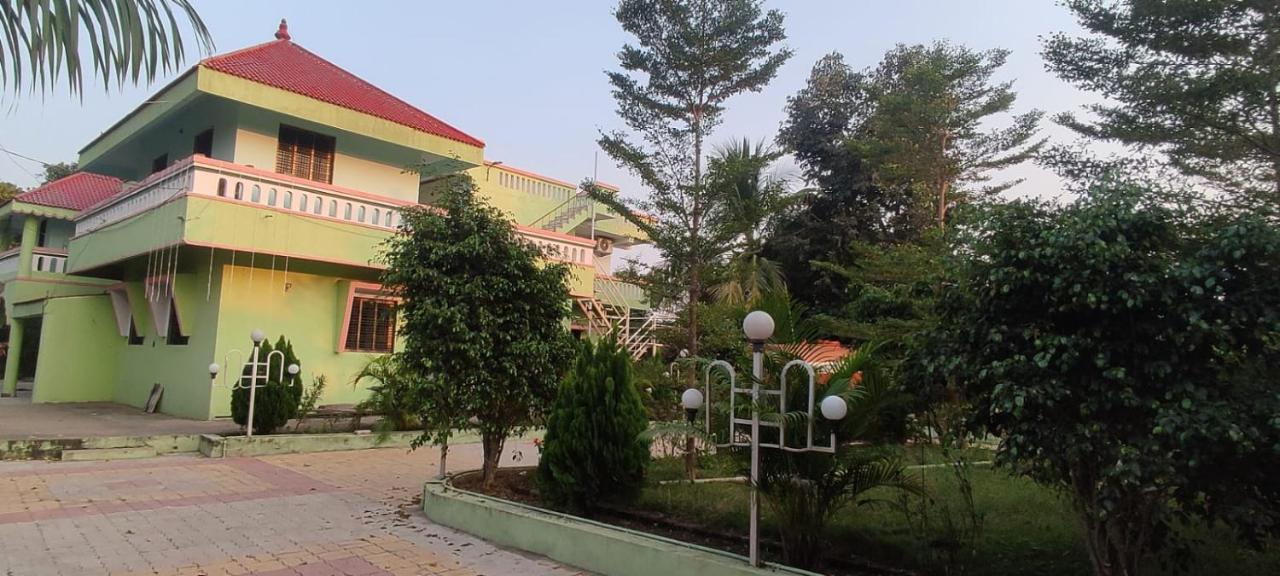 Vrundavan Home Stay And Village Resort Kevadia Экстерьер фото